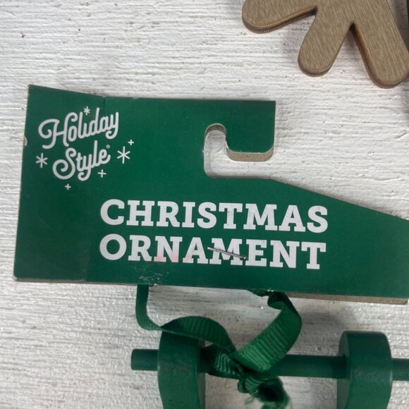 Holiday Style 7 Assorted Christmas Ornaments Santa Truck Snowflake New - Picture 9 of 10